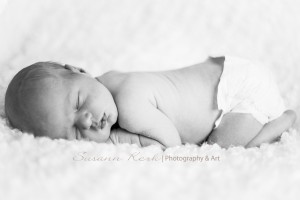 Fotograf Oranienburg Neugeborenenfotografie Babyfotografin Natürliche Babybilder Besondere Erinnerungen Geschenk Schwangerschaft Geburt03141b